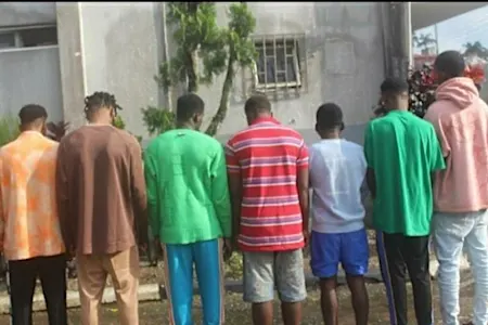 EFCC operatives arrest yahoo school operators after raid in Edo