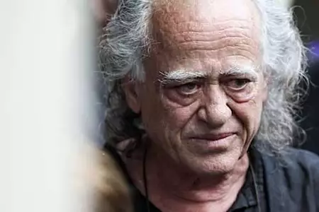 Ο πολιτικός κόσμος αποχαιρετά τον ηθοποιό Νίκο Καλογερόπουλο