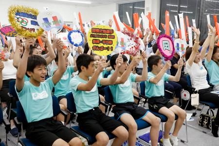 「金」三つ目、地元歓喜　体操岡、着地「完璧」