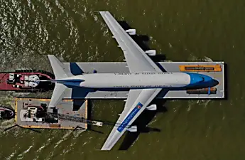 Here’s The Reason Air Force One Has To Be Painted Blue