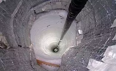 [Galerie] Voici pourquoi les scientifiques ont scellé le trou le plus profond du monde
