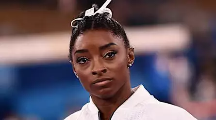 Simone Biles también se retira de la final individual | Video