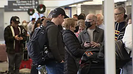 Cancelaciones y retrasos de vuelos en EE.UU. por tormenta invernal afectan a miles de pasajeros