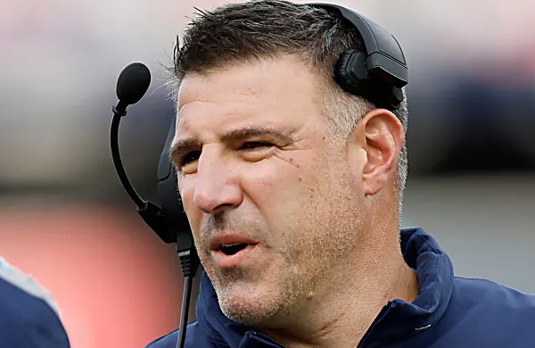 Former NFL Skipper Mike Vrabel Is Reportedly Too Yolked To Coach?