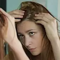 Ξέρεις πώς να σταματήσεις έγκαιρα την τριχόπτωση;