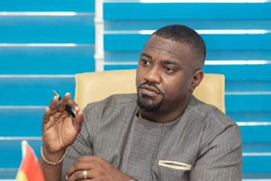 Nigerians descend on John Dumelo for calling them ‘Super Chickens’