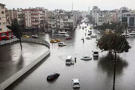 Βροχή 27 ετών μέσα σε 24 ώρες έπεσε στην Τουρκία Βροχή 27 ετών μέσα σε 24 ώρες έπεσε στην Τουρκία