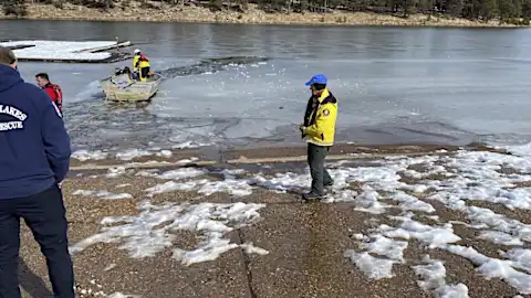 Parents of 2 among 3 dead after falling through ice on frozen lake in Arizona