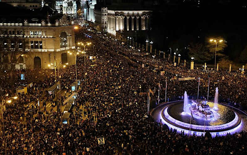 El feminismo inunda las calles de Madrid durante otro 8-M reivindicativo