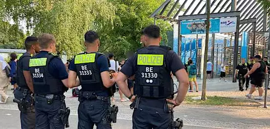 新克爾恩暴力事件：柏林室外泳池工作人員發布消防信 - 費瑟呼籲警方在場