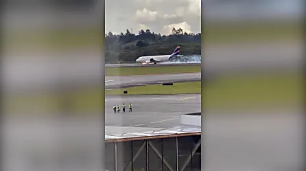 Un avión de la aerolínea Latam Colombia aterrizó de emergencia en Medellín