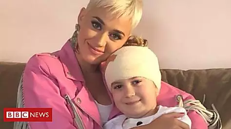 Katy Perry visits sick fan who missed concert