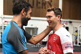 Arsenal transfer news: Did you see who Stephan Lichtsteiner met after joining Gunners?