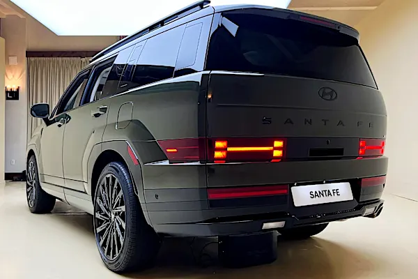 Hyundai��s New Santa Fe SUV Is Turning Heads (See Prices)