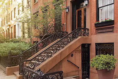 Αποκτήστε τις τελευταίες ειδήσεις και τάσεις πολυτελείας στην πόλη