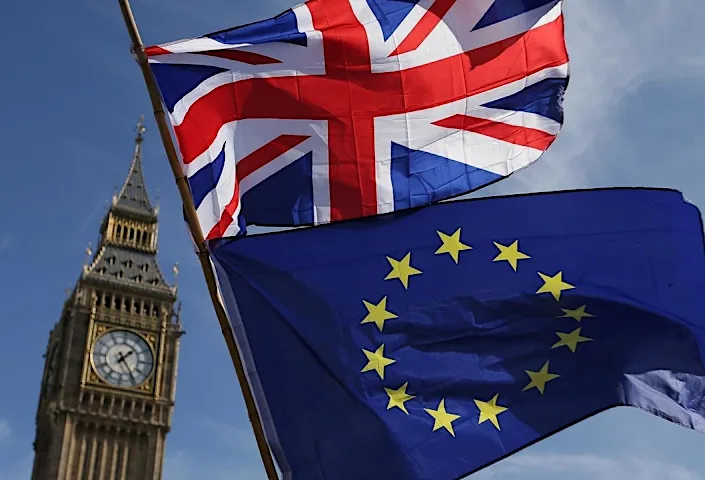Λίγο σημάδι συμφωνίας καθώς οι συνομιλίες μετά το Brexit φτάνουν στην τελική τους ημέρα