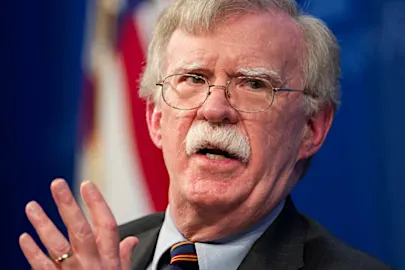 Ο Μπόλτον, «βαθιά στην καρδιά του», πιστεύει ότι το Τράμπα είναι «κακοποιός», ισχυρίζεται πρώην βοηθός