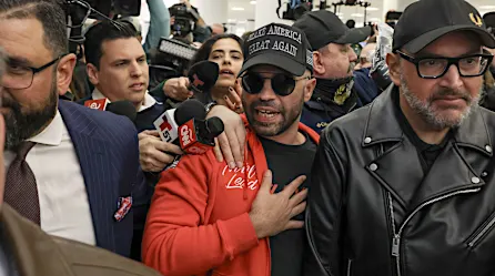 El líder de los Proud Boys, liberado tras el indulto concedido por Trump