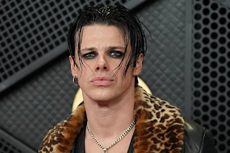 Ένταλμα σύλληψης για 52χρονη stalker του Yungblud – Παραβίασε τους περιοριστικούς όρους Ένταλμα σύλληψης για 52χρονη stalker του Yungblud – Παραβίασε τους περιοριστικούς όρους