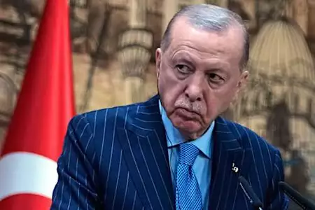Άστεγος στην Τουρκία προσέβαλε τον Ερντογάν για να βρει στέγη και τροφή στη φυλακή Άστεγος στην Τουρκία προσέβαλε τον Ερντογάν για να βρει στέγη και τροφή στη φυλακή