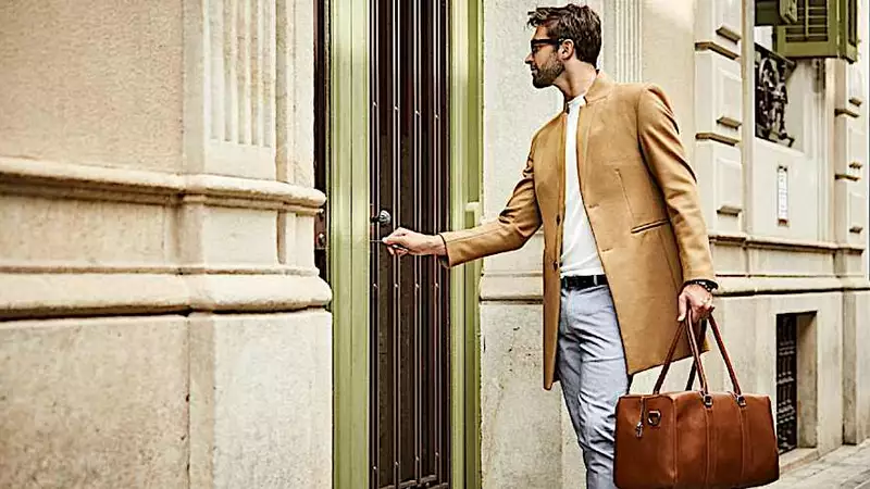 ¿Es necesario cerrar la puerta de entrada por la noche?