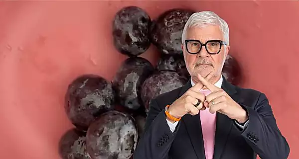 Top Cardiologist Begs: Quit Eating Blueberries Before This Happens