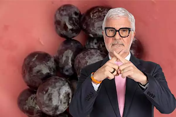 Top Cardiologist Begs: Quit Eating Blueberries Before This Happens