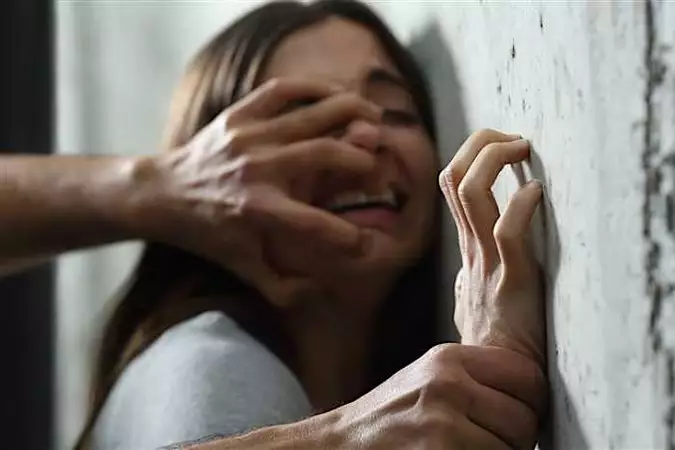 Três jovens filmam-se a violar rapariga de 16 anos em Loures e divulgam imagens nas redes sociais