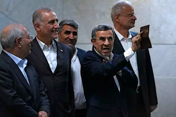 Νεκρός ο πρώην πρόεδρος του Ιράν Αχμαντινετζάντ από ισραηλινές επιδρομές