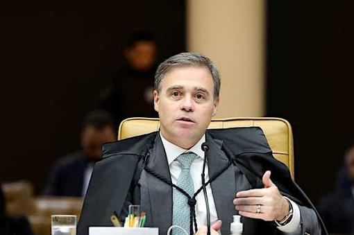 ‘Consórcio’ de Lula com ministros do STF tenta isolar Mendonça, e isso é bom para ele