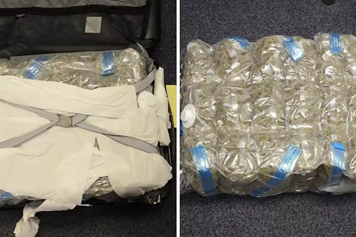 Man acting 'suspiciously' on Glasgow train left behind £6k of drugs in suitcase