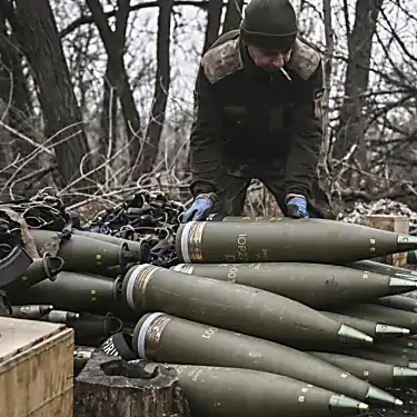 Η Ουκρανία αποκαλύπτει απόπειρα υπεξαίρεσης 40 εκατομμυρίων δολαρίων μέσω ψεύτικης συμφωνίας όπλων