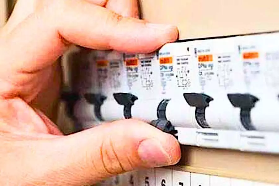 This Simple Tip Cuts Electric Bills by Up to 90%