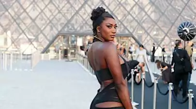 「還不滿意？三連霸！」中村彩成為第一位在法蘭西體育場連續三晚演出的女藝人。