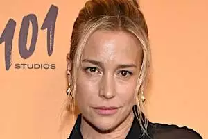 Piper Perabo goes braless at Yellowstone series finale premiere