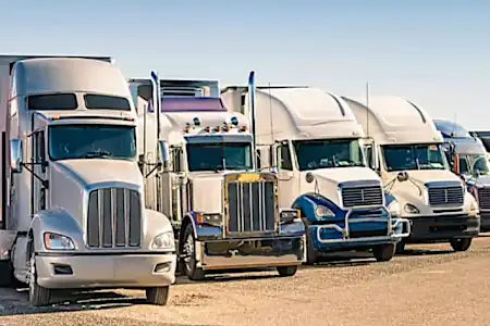 Work as a truck driver in Canada (see their salaries)