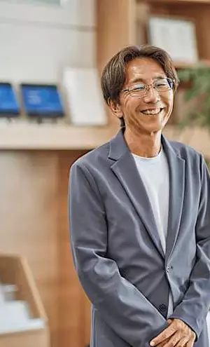 日立システムズ初のAIアンバサダーが語る。生成AIが拓く未来と、伴走者として選ばれる理由