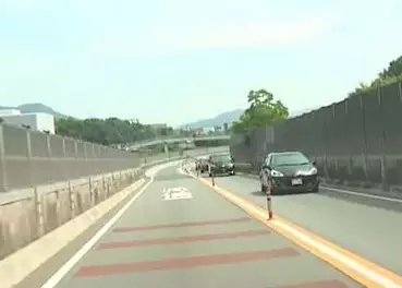 深夜の国道バイパスで9歳男児が車にはねられ意識不明の重体　警察が進入経路など捜査　広島・福山市