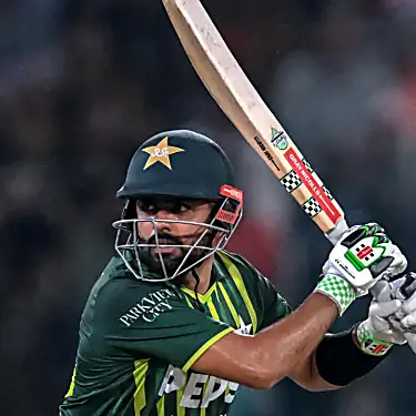 Ο Azam και ο Afridi βοηθούν το Πακιστάν να κατεβάσει τη Νέα Ζηλανδία για να σχεδιάσει τη σειρά T20I