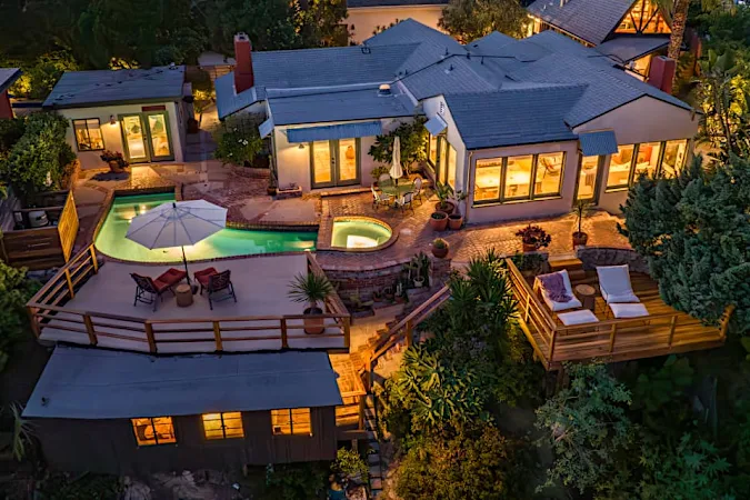 Jennifer Aniston Lived at This L.A. Compound While Filming ‘Friends’