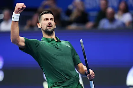 «Λύγισε» ο Τζόκοβιτς όταν αναφέρθηκε στον «πατέρα» του στο τένις και το «καλησπέρα Ελλάδα, σ’ αγαπώ»