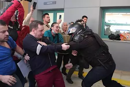 ΣΥΡΙΖΑ και ΚΚΕ συνέδεσαν τις δηλώσεις Γεωργιάδη με τις φωτογραφίες από την Καισαριανή