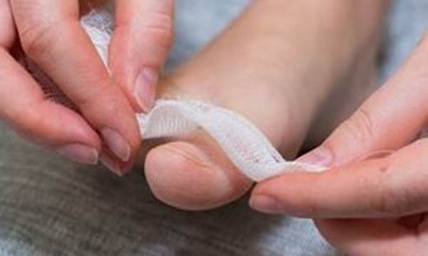 Simple Way To Reduce Toenail Fungus? (Watch) Simple Way To Reduce Toenail Fungus? (Watch)