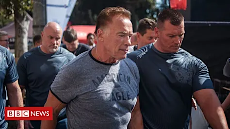 Δεν χρεώνεται καμία επίθεση, λέει ο Schwarzenegger