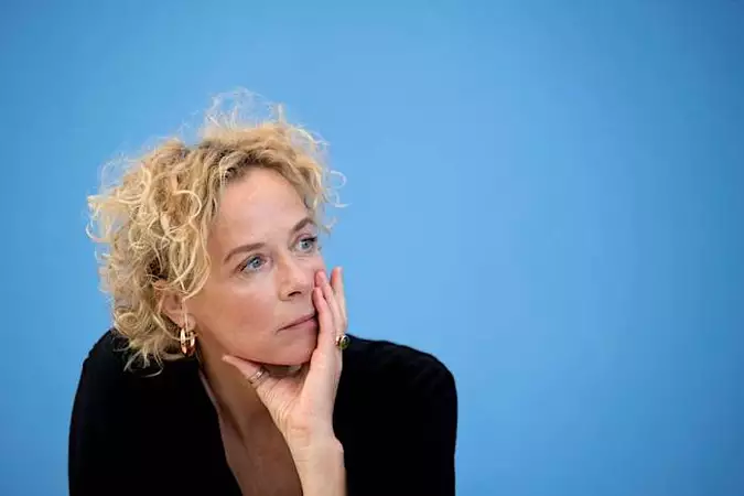 Fall der Brandmauer: Promis wie Katja Riemann und Klaas Heufer-Umlauf wenden sich empört an Friedrich Merz