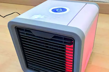 Magic Air Cooler παίρνει την Ευρώπη από την καταιγίδα. Η ιδέα είναι η μεγαλοφυία Magic Air Cooler παίρνει την Ευρώπη από την καταιγίδα. Η ιδέα είναι η μεγαλοφυία