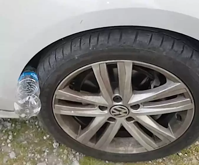 [Pics] Always Put a Plastic Bottle on Your Tires when Parked, Here's Why