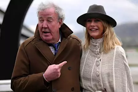 Jeremy Clarkson's girlfriend Lisa Hogan sacked from pub over lewd incident 