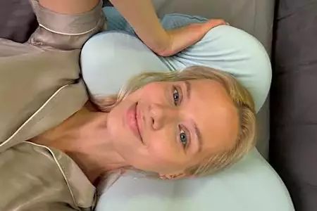 This Apnea Pillow Is Getting Rave Reviews—and Selling Out Fast