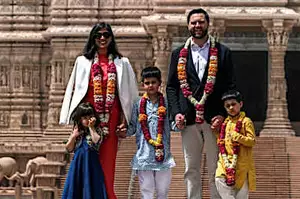 在川普稱印度是「貿易大濫用者」後，JD Vance 及其家人抵達印度